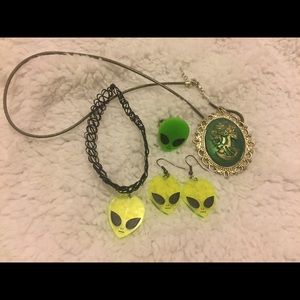 Alien Jewelry Set